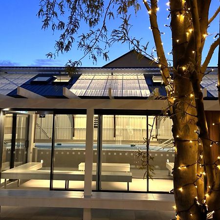Tasman Holiday Parks - كريستتشيرش المظهر الخارجي الصورة The new extension at night