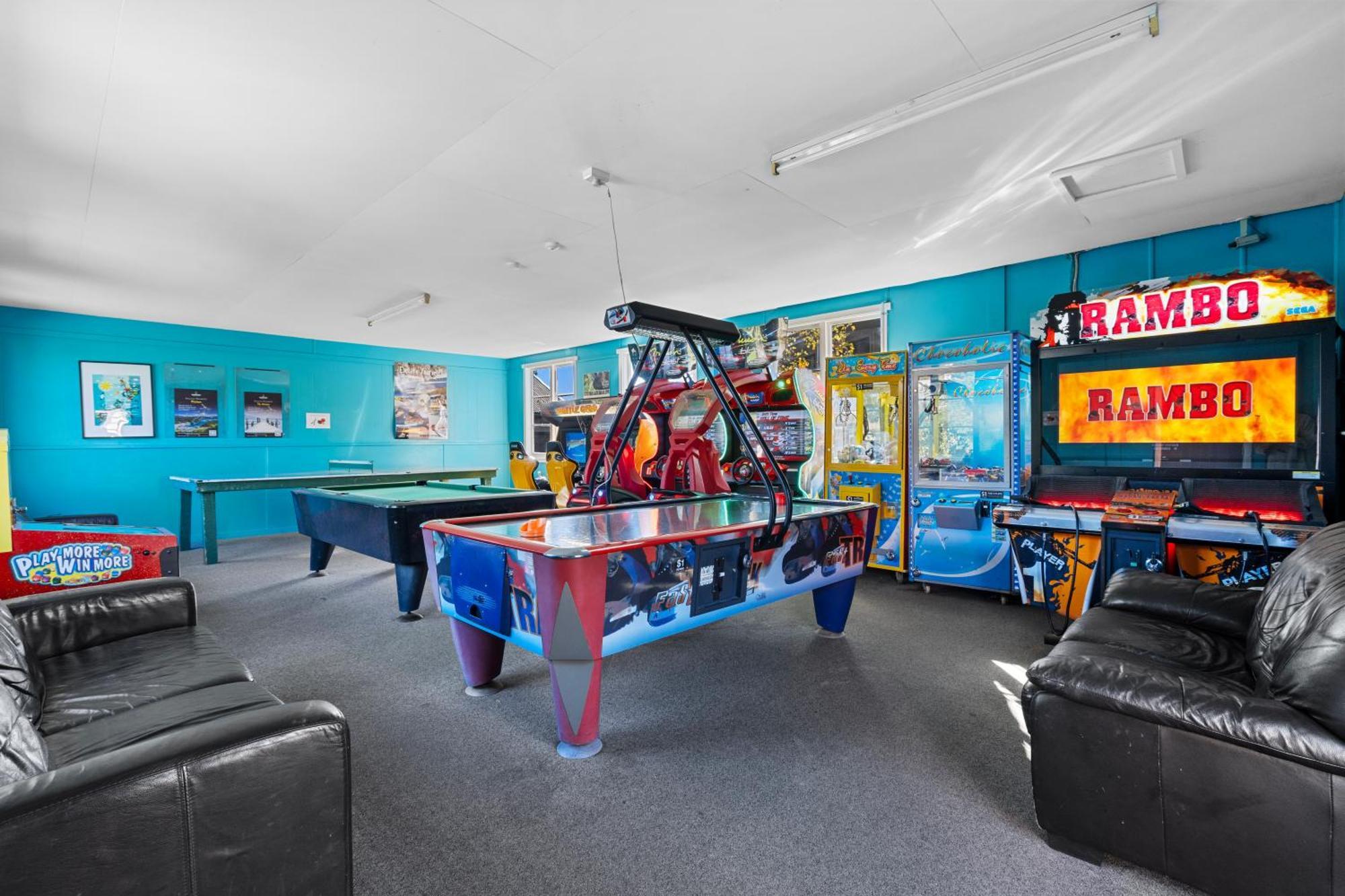Tasman Holiday Parks - كريستتشيرش المظهر الخارجي الصورة The games room at the Australian Institute of Sport