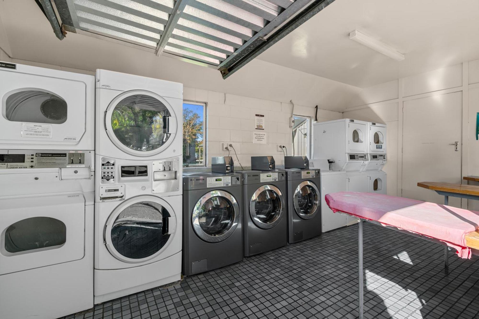 Tasman Holiday Parks - كريستتشيرش المظهر الخارجي الصورة Laundry facilities at the University of Waikato