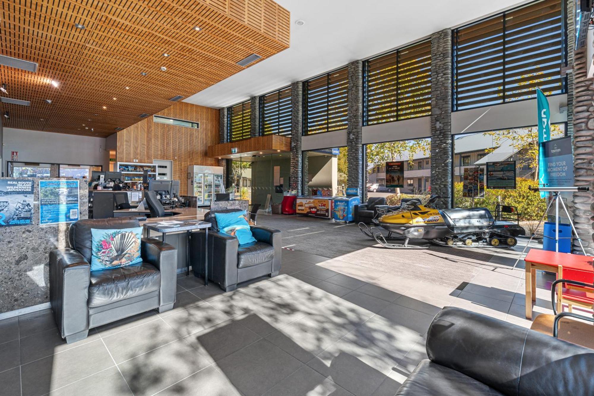 Tasman Holiday Parks - كريستتشيرش المظهر الخارجي الصورة The interior of the terminal