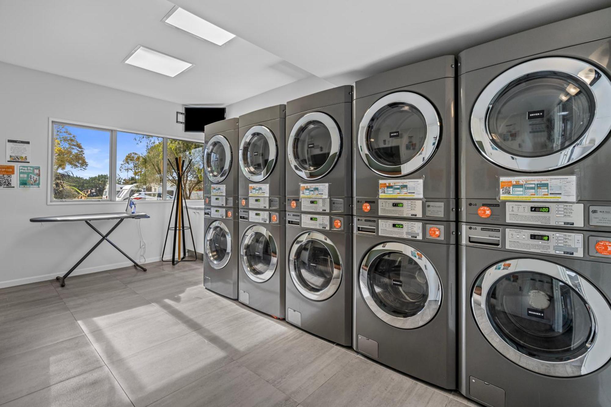 Tasman Holiday Parks - كريستتشيرش المظهر الخارجي الصورة Commercial laundry