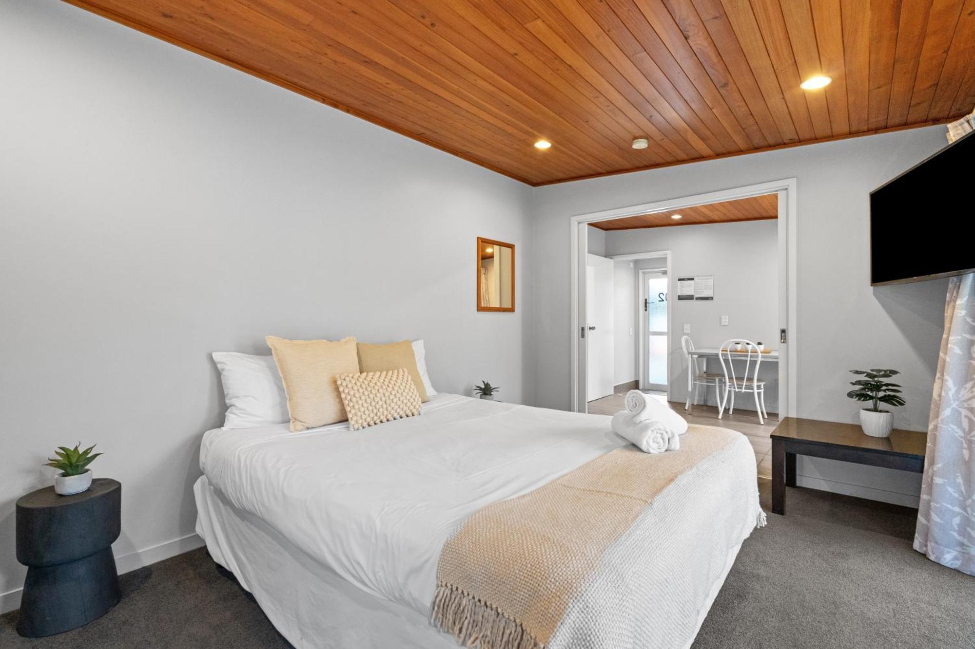 Tasman Holiday Parks - كريستتشيرش المظهر الخارجي الصورة A bedroom at the hotel