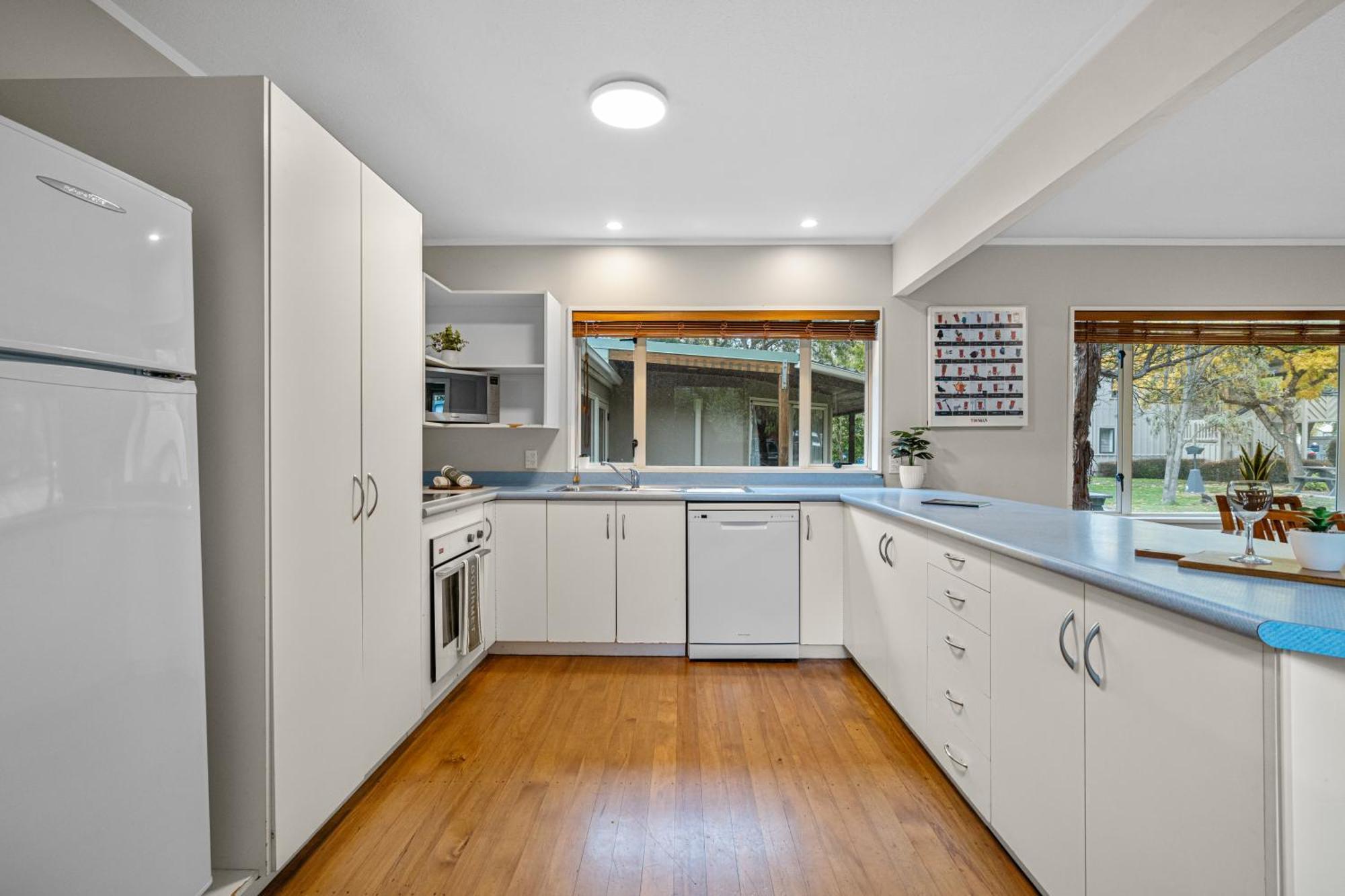 Tasman Holiday Parks - كريستتشيرش المظهر الخارجي الصورة A modern Australian kitchen