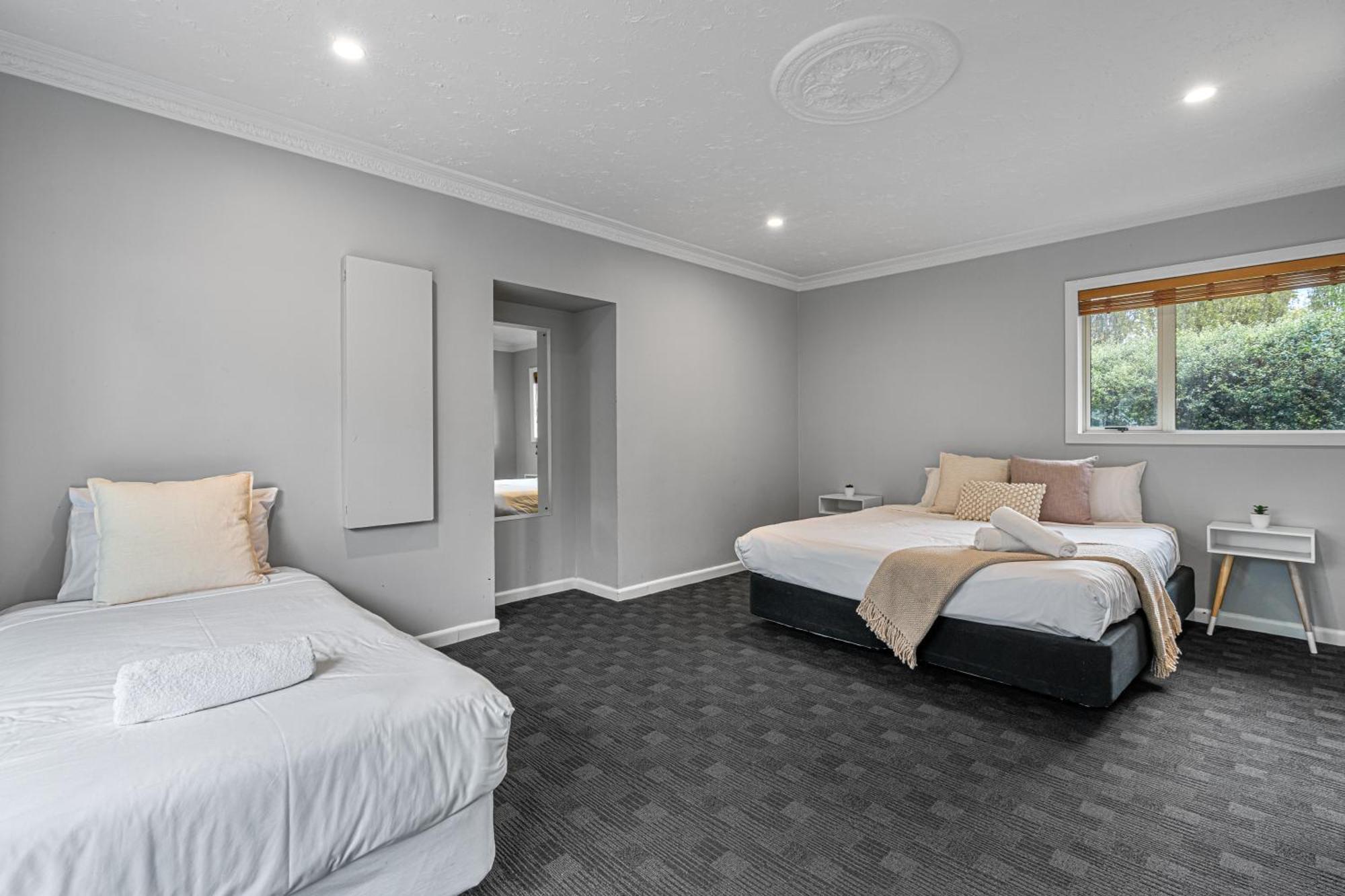 Tasman Holiday Parks - كريستتشيرش المظهر الخارجي الصورة A bedroom at the hotel